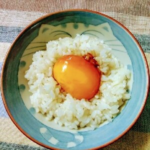 醤油卵黄卵かけご飯